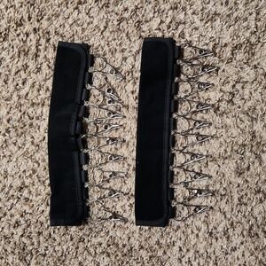 Hat clips for hangers